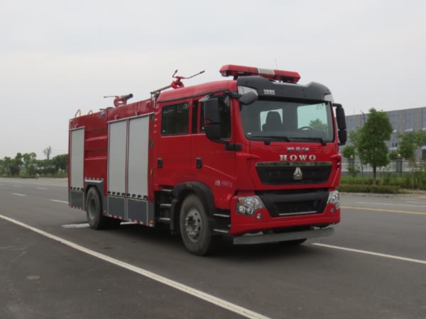 江特牌JDF5190GXFGP70/Z型干粉泡沫聯用消防車
